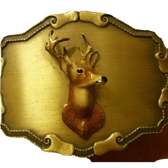 VTG Whitetail Deer Hunting Buck Outdoor Wildlife 3D Raised Raintree Belt Buckle - Picture 1 of 4
